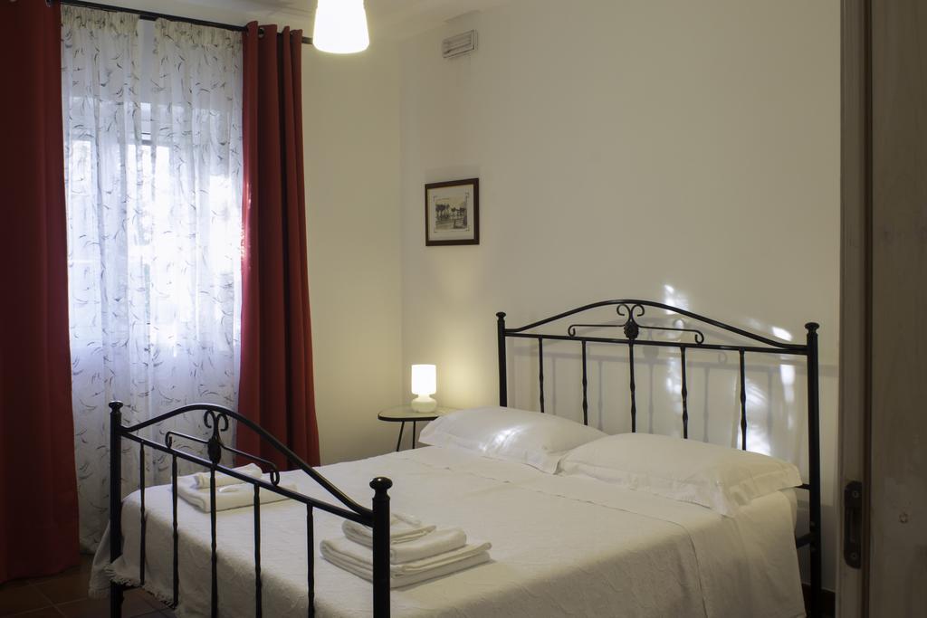 مونوبولي Villa Apollonia B&B الغرفة الصورة