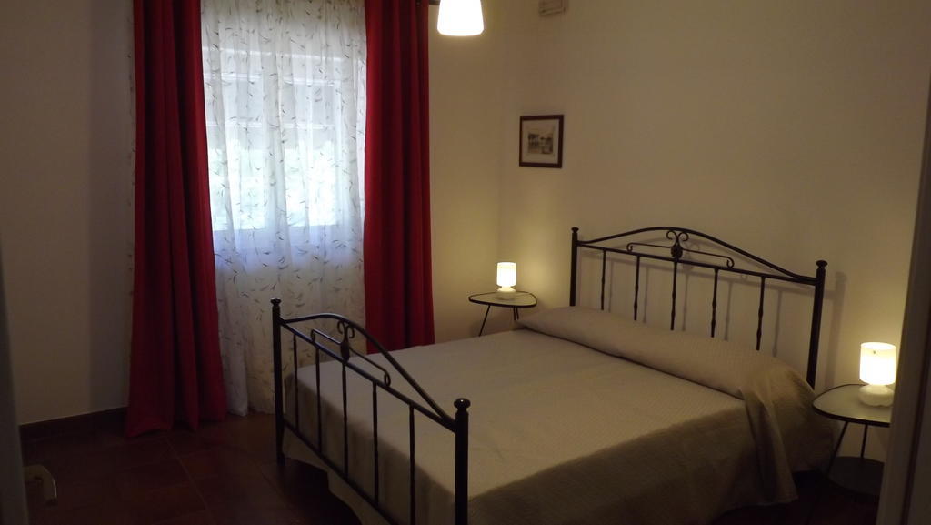 مونوبولي Villa Apollonia B&B الغرفة الصورة